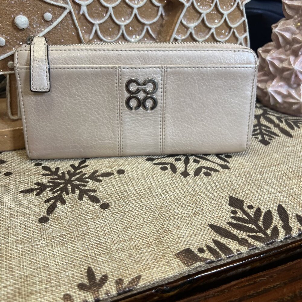 Coach Peyton Pearl Color Accordion Zip Around Logo C Wallet Clutch PreOwned